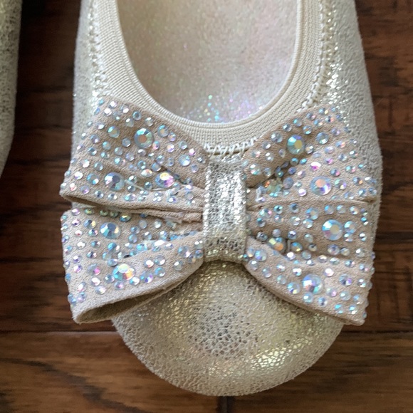 Stuart Weitzman Girls Gold Ballet Flats. Brand new! 4 - Picture 3 of 4